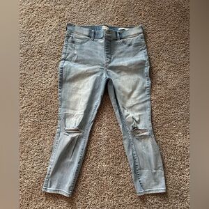 Light wash High-Rise Pull-on skinny crop jeans